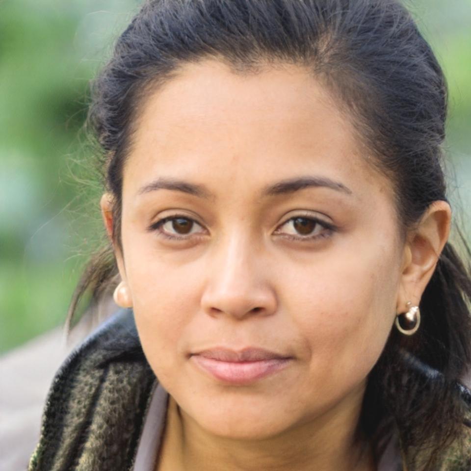 Sarah Rodriguez, Financial Planning Manager